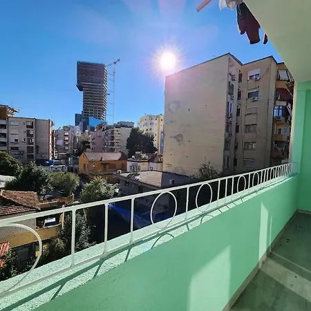 דירה Ben's Apartment-city Center טיראנה