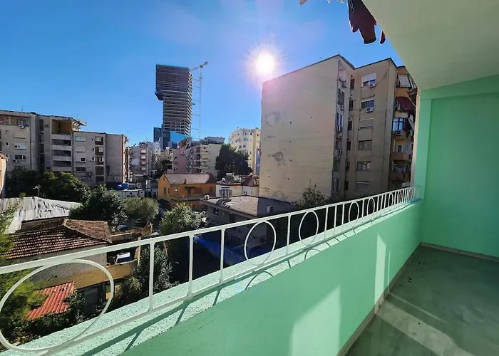 דירה Ben's Apartment-city Center טיראנה