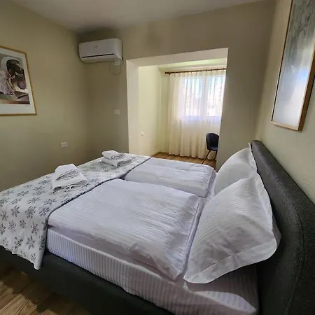 Ben's Apartment-city Center * 地拉那