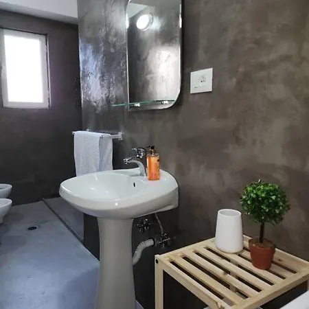 Ben's Apartment-city Center * تيرانا