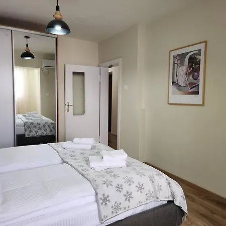 Ben's Apartment-city Center Apartman Tirana