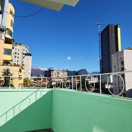Ben's Apartment-city Center تيرانا